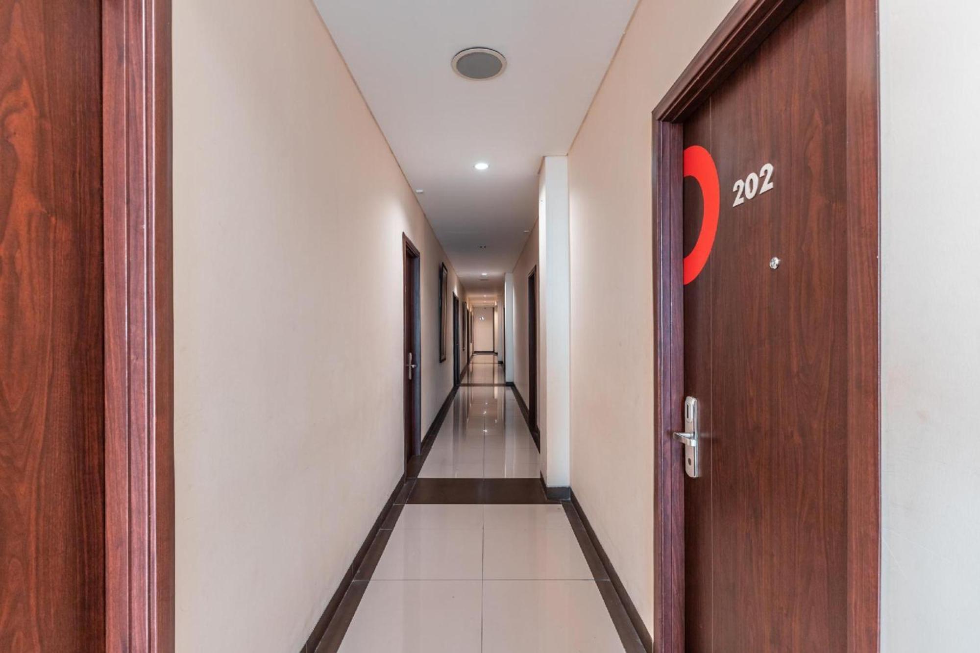 Collection O Hotel Igloo Bekasi Exterior photo