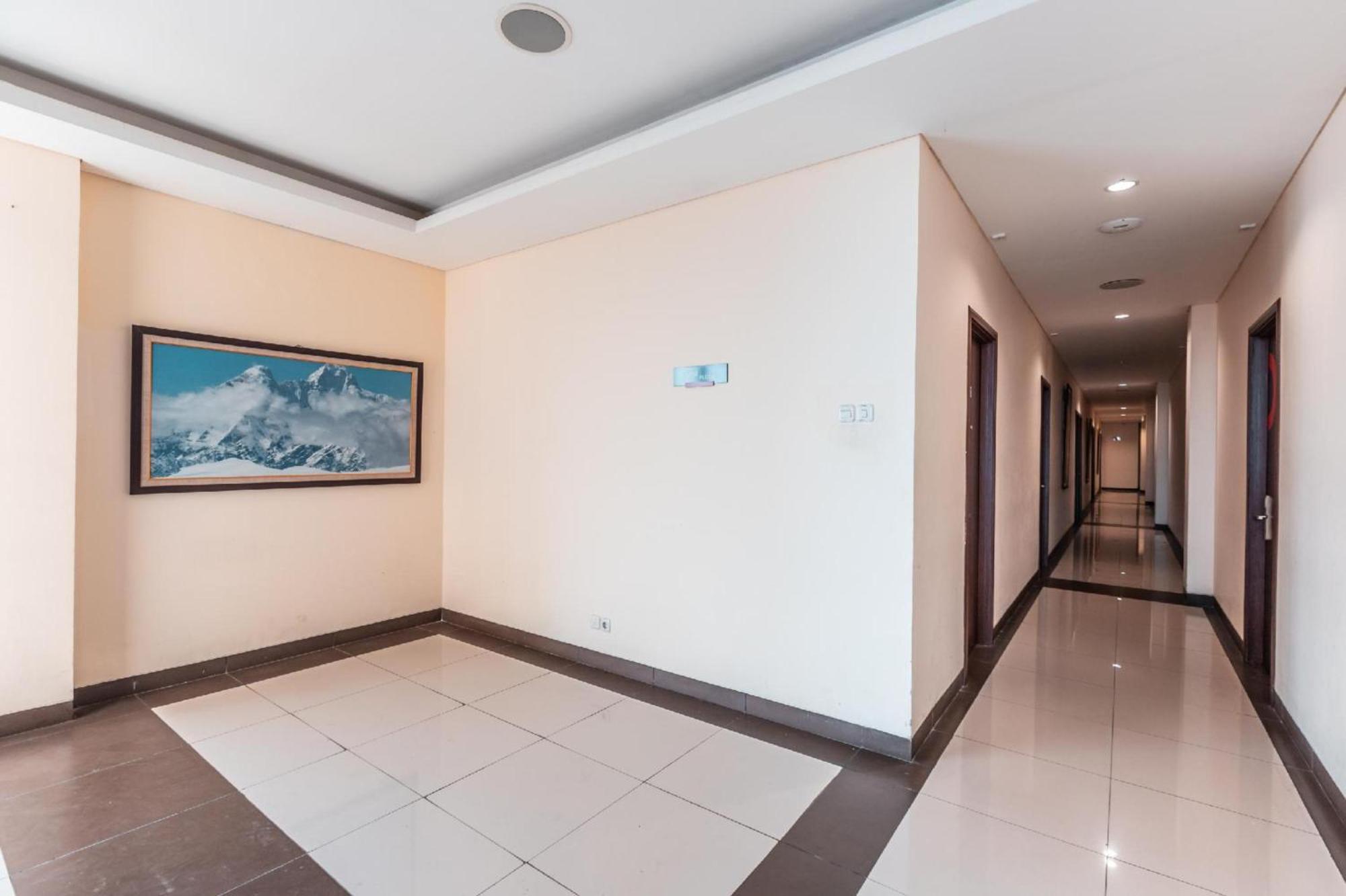 Collection O Hotel Igloo Bekasi Exterior photo