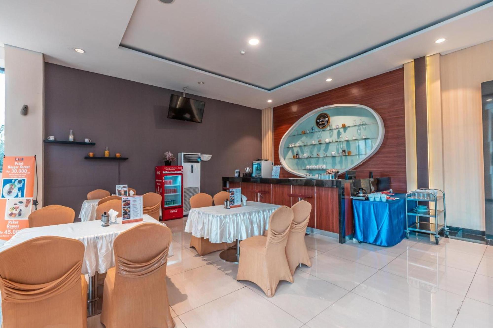 Collection O Hotel Igloo Bekasi Exterior photo