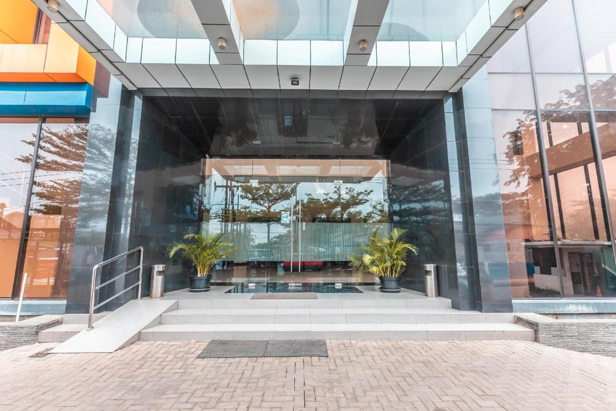 Collection O Hotel Igloo Bekasi Exterior photo